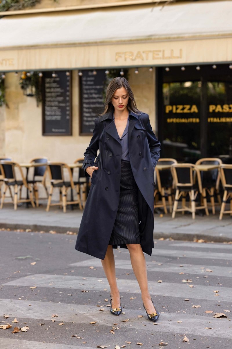 Elegantes Business-Outfit mit klassischem Mantel