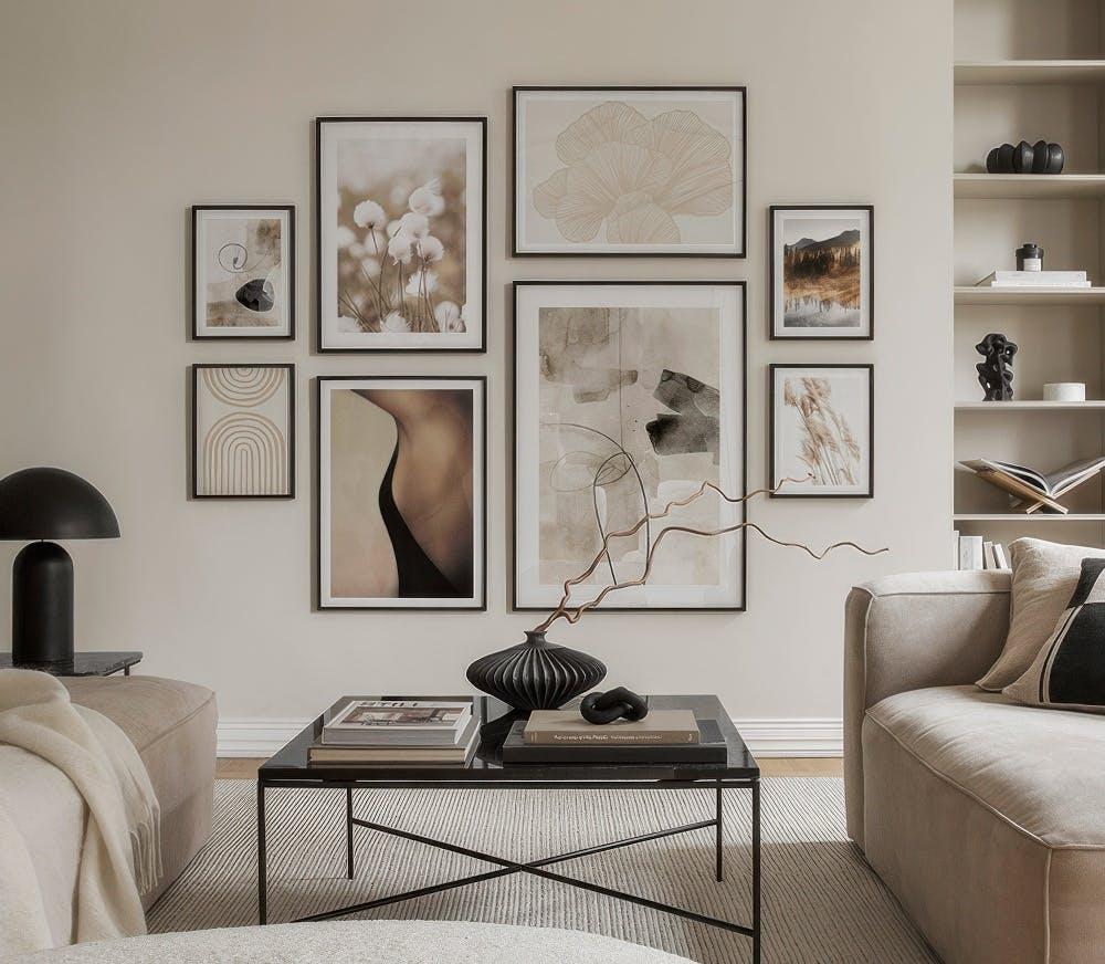 Bilder an Beige Wand