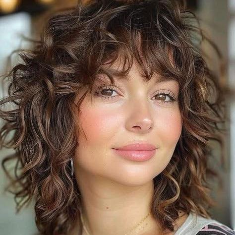 Curly Shag Haarschnitt