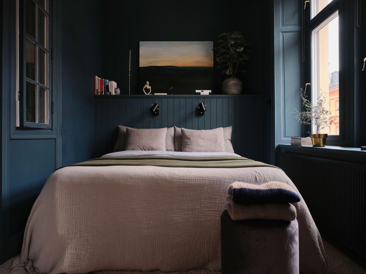 Dunkle Wandfarbe kleines Schlafzimmer
