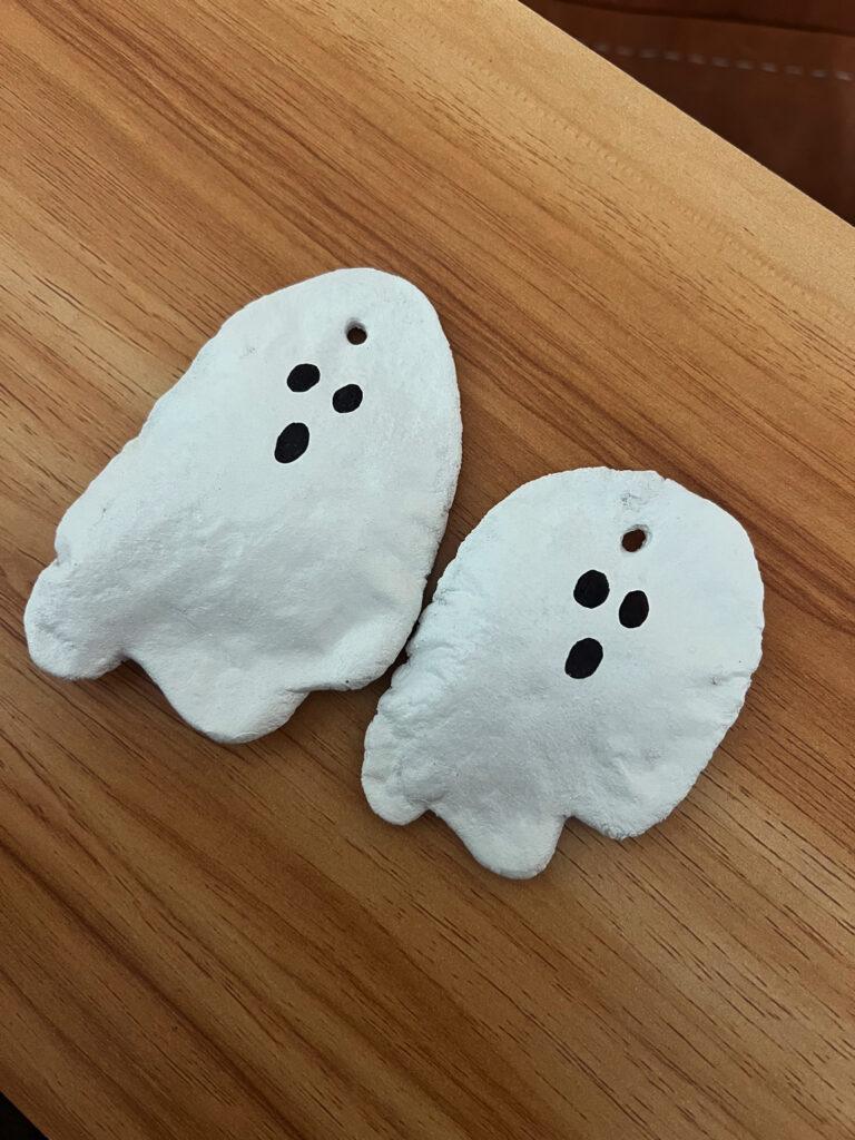 Gruselige Salzteig Geisterfiguren