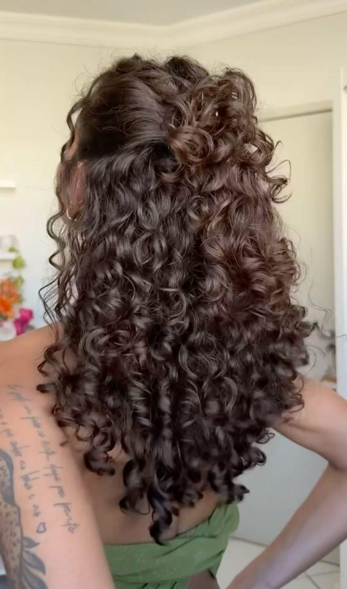 Half Up Frisur mit Locken