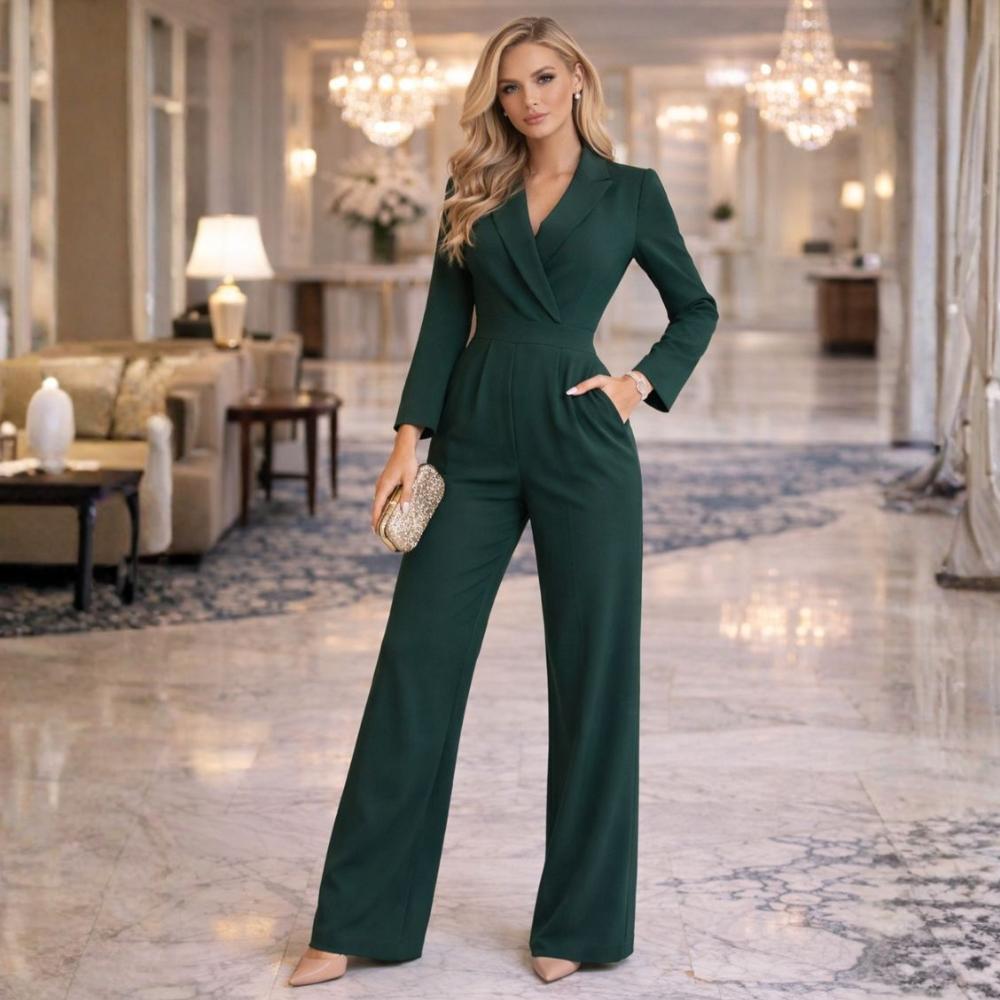 Eleganter dunkelgrüner Jumpsuit für einen modernen Hochzeitsgast