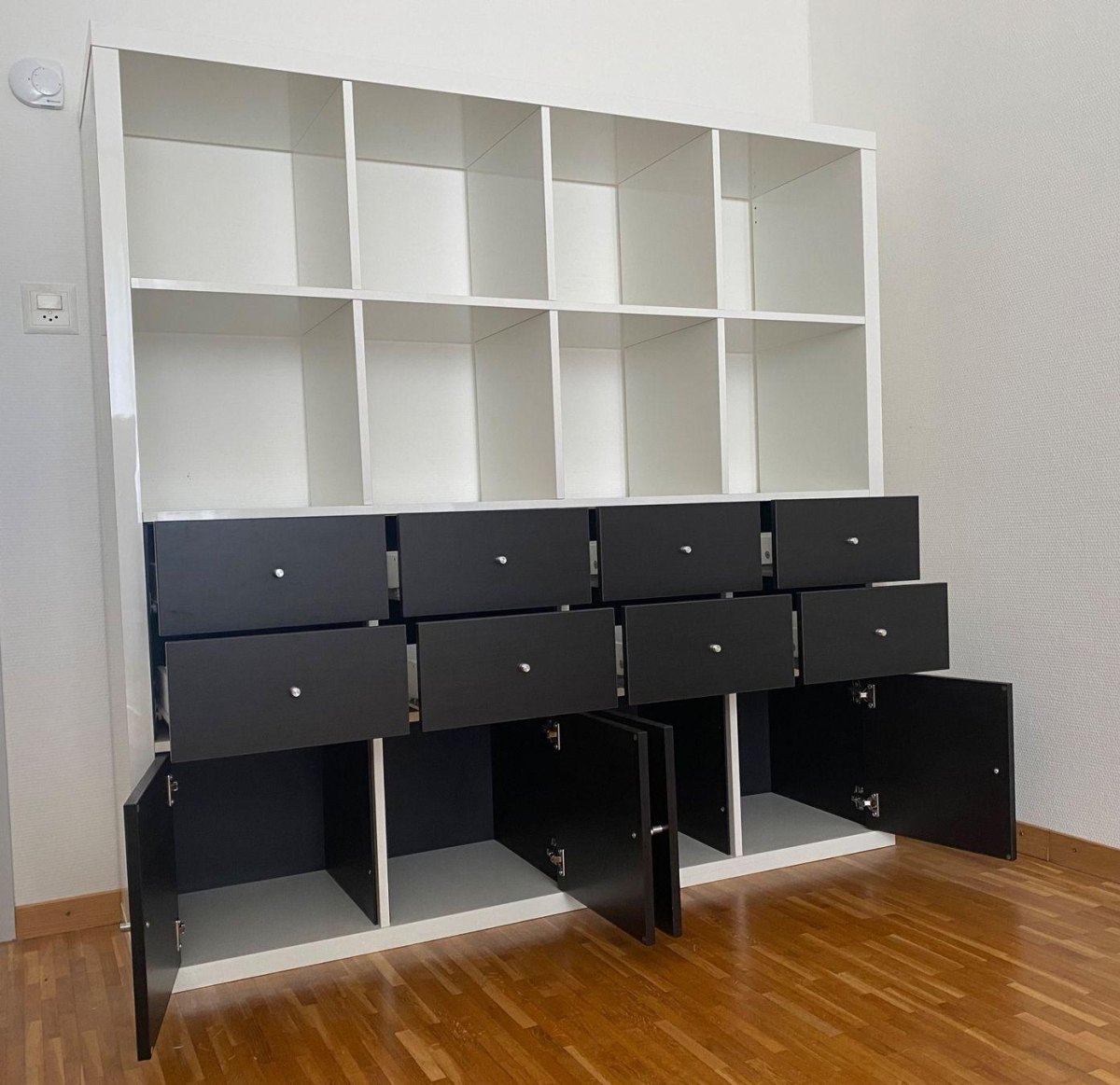 Kallax Regal mit Türen und Schubladen