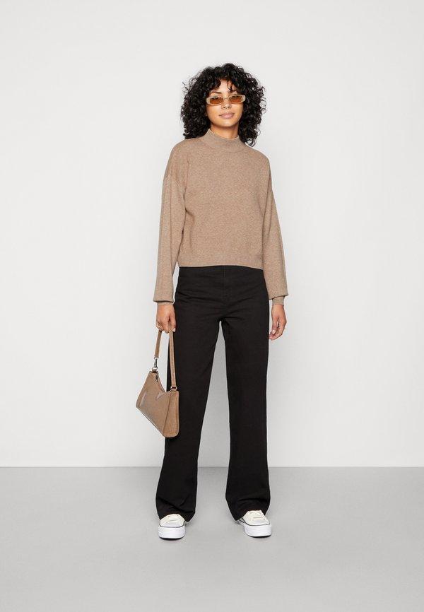 Neutrales Herbst Outfit Schule