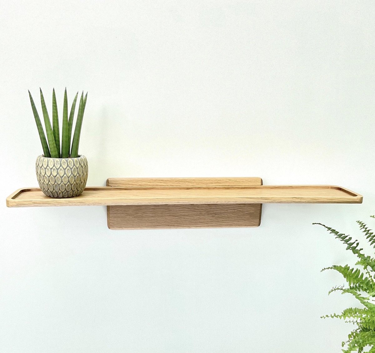 Minimalistisches Skandi Wandregal Holz