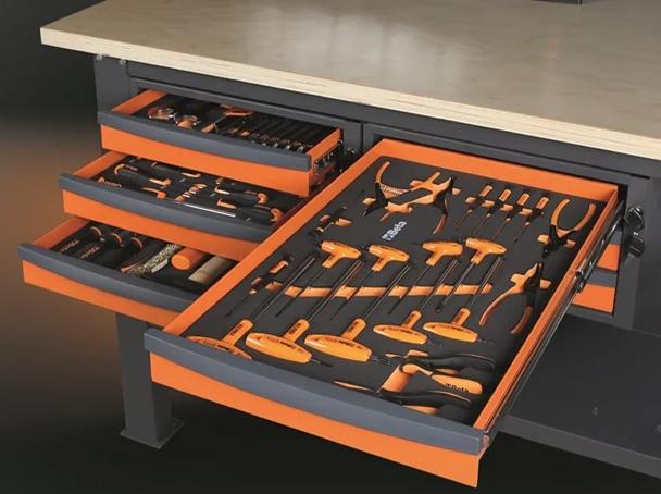 Kleine Werkstatt mit Ordnungssystem