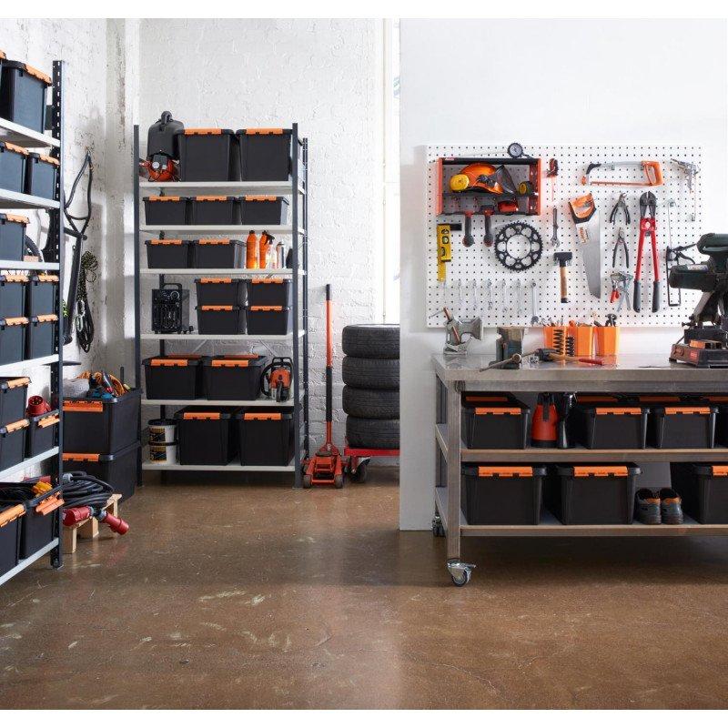 Werkstattregale mit Boxen