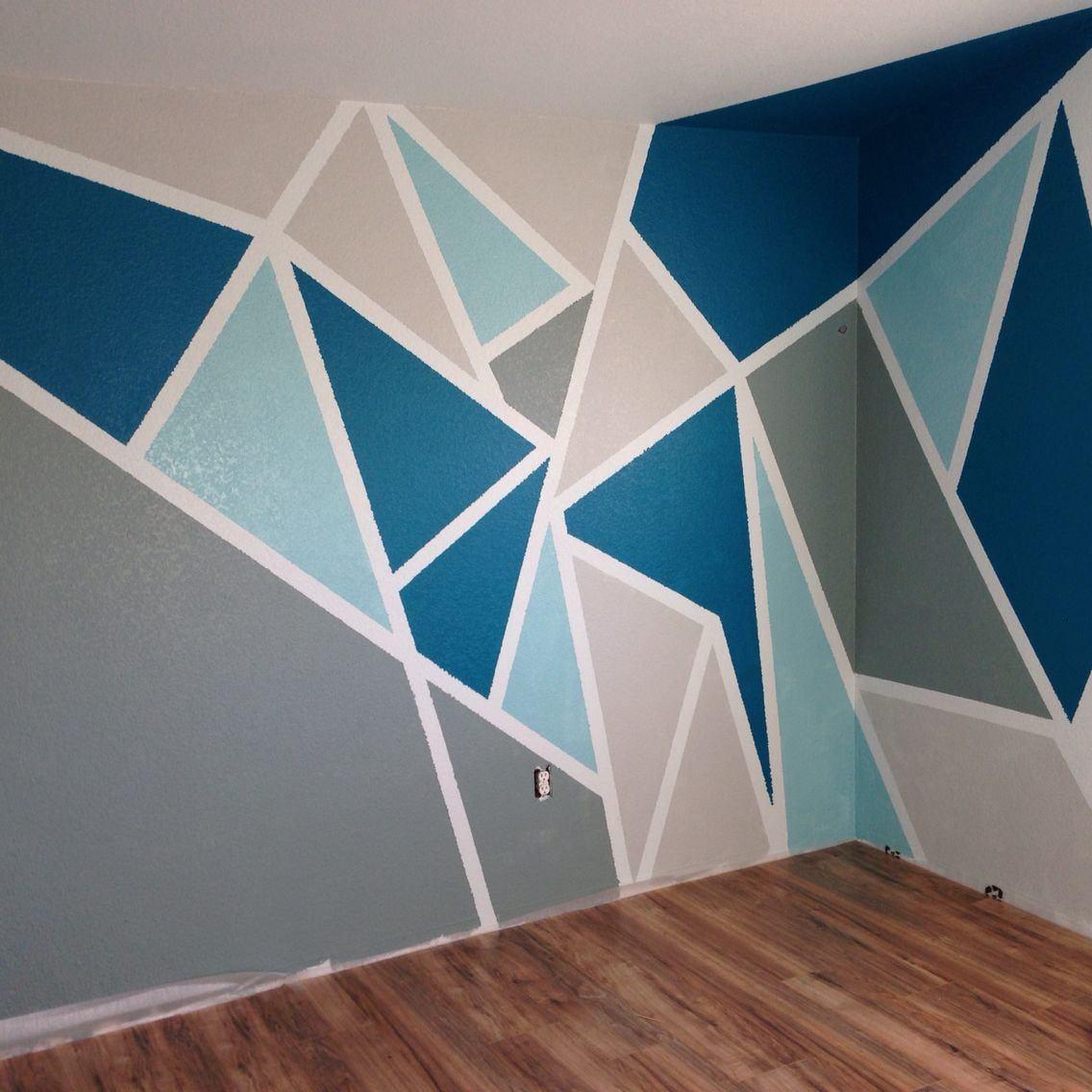 Geometrische zweifarbige Wandgestaltung